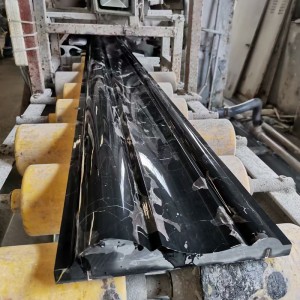 Líneas de borde de piedra de mármol negro hielo